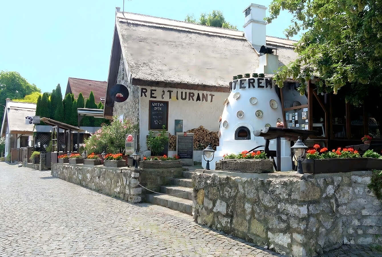 蒂哈尼湖濱小鎮